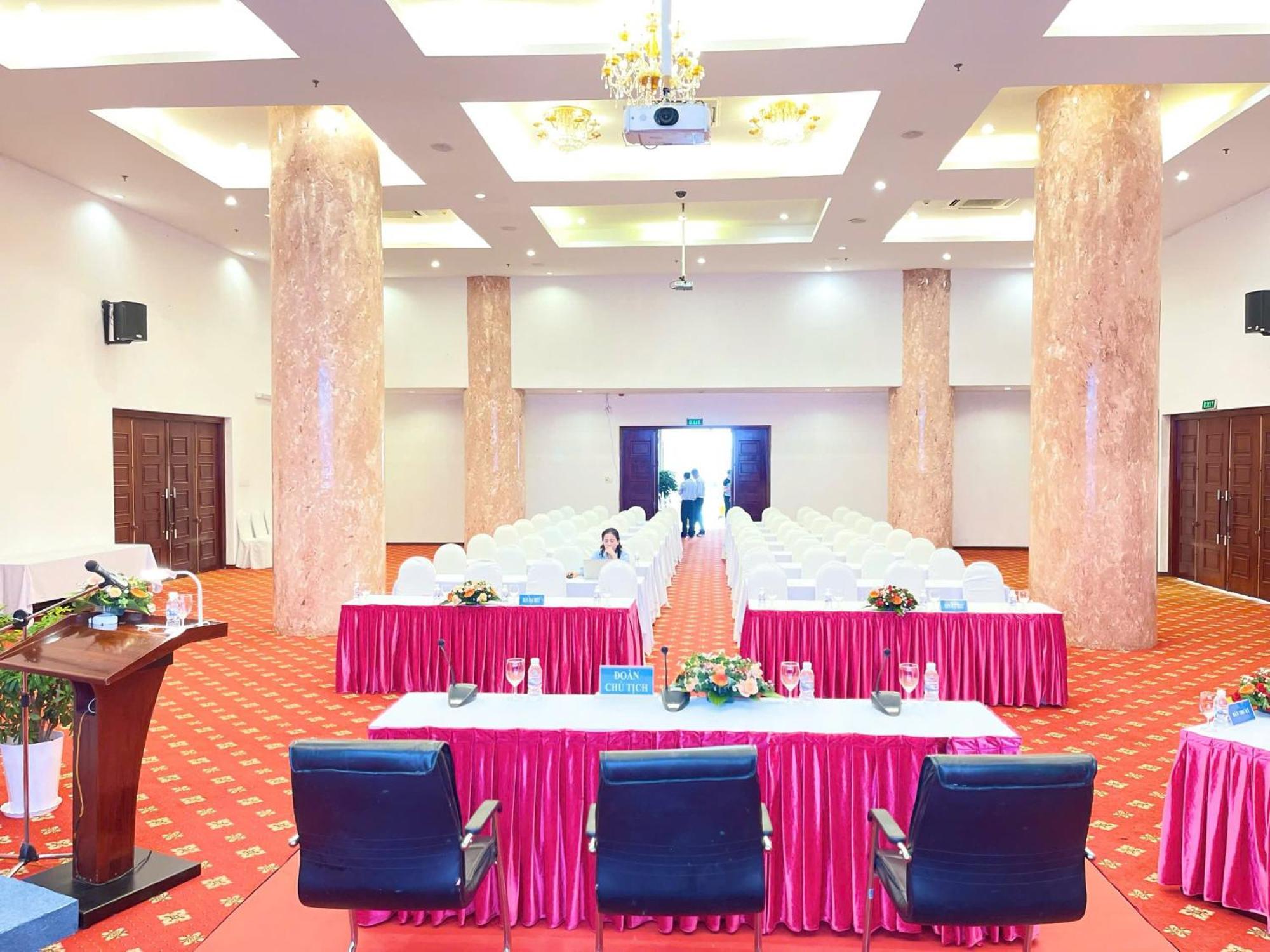 Dakruco Hotel Buon Ma Thuot Exterior foto
