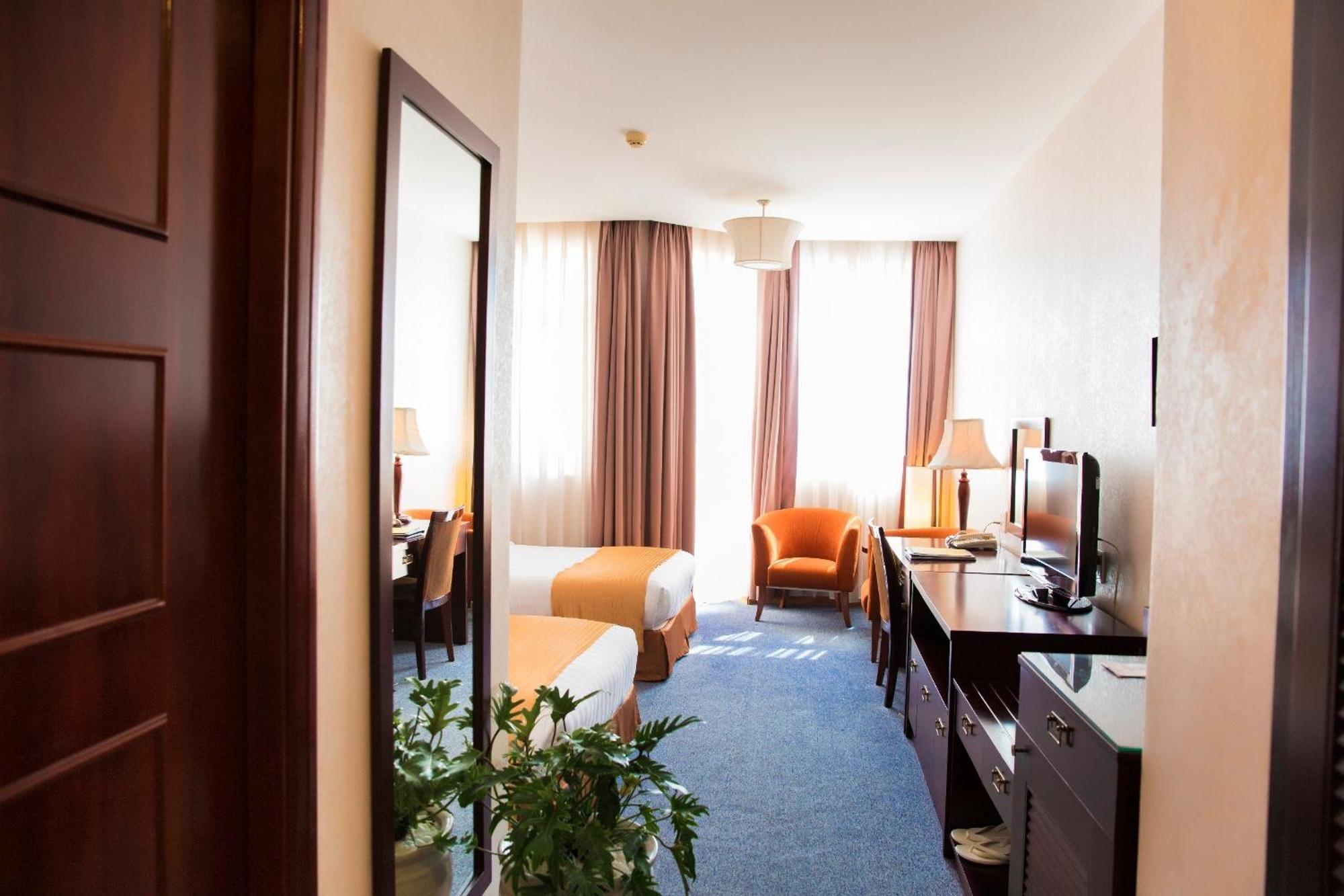 Dakruco Hotel Buon Ma Thuot Exterior foto